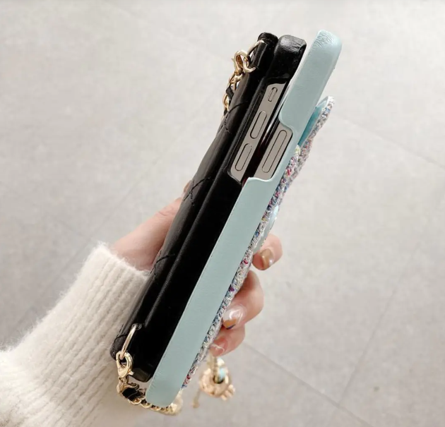 Luxurious iPhone Cover(With chain)