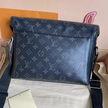 Fashionable and Trendy LV Messenger Bag