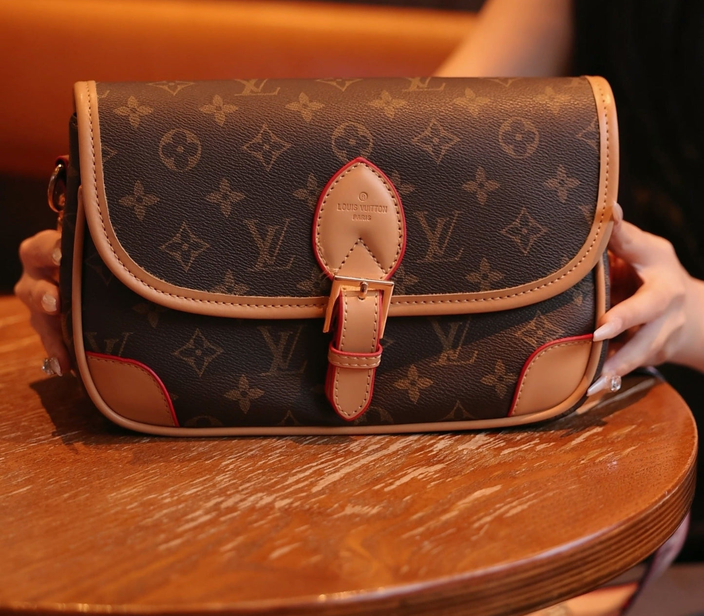 Vintage-Inspired Box Hand bag