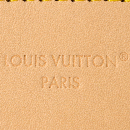 Luxurious Designer Leather Handbag with Gold Chain Details